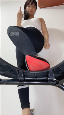 【蛮蛮呀】重度香水巨臀瑜伽裤马桶视角    250529-8