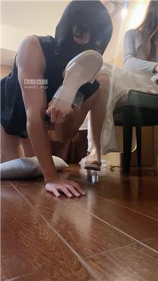 【沐沐】纹身小妹的脚下奴 bf54101