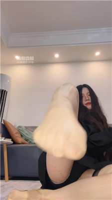 【一一】清纯女大的勾引    250607-30