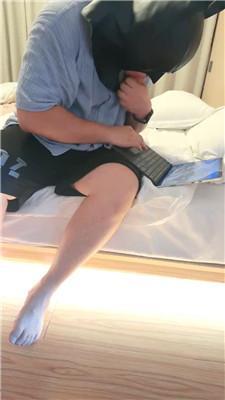 【爆爆】哥哥偷闻袜子被发现后 bf55136