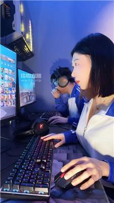 【佳佳】网瘾精神小妹调贱奴 bf55612