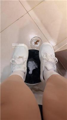 【玉溪大大】骑狗背-鞭打-小白鞋白袜踩 JS250717-15