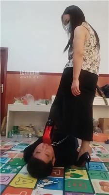 【刑狗】拴狗笼-强制高跟插嘴 JS250727-47