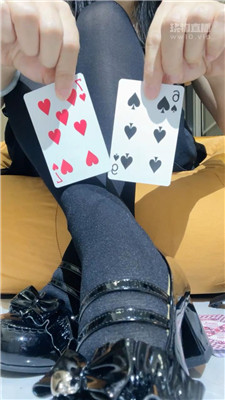 【柠萌小主】灯扑克牌比大小    250731-17