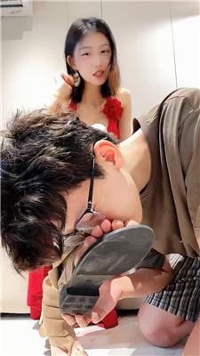 【佳佳】御姐羞辱小奶狗【完整版】 bf56796