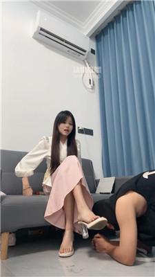 【雨晴】粗高跟碾压踩贱奴 JS250831-42