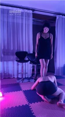 【毒S】素人模特首次调教 JS250902-8