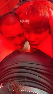 【秋颜】双M-踩踏-插嘴恋足狂舔【双视角版】JS250907-16