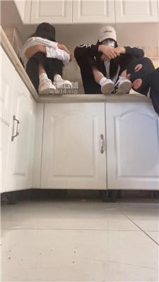 【足彩馆】双S-真实素人学生妹脏鞋白袜调 bf57179