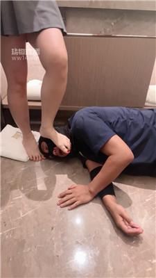 【琳园长】玉足蹂躏踩贱奴 JS250918-15