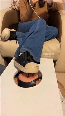 【玥野兔】沉浸式-舔脏鞋白棉袜 JS251016-35