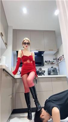 【玥樾】长腿车模换多双鞋玩犬 JS251031-25