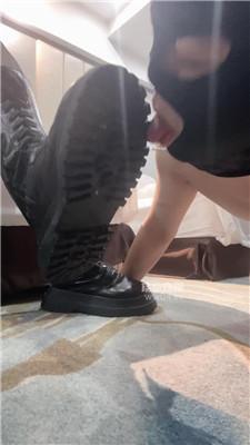 【黑兔】强制当奴毁容踩踏 JS251101-13