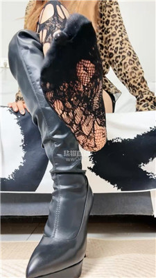 【韩涵】滚进来闻靴子    251101-8