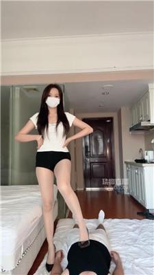 【泡芙】腿绞窒息-脚下喂食-高跟踩【完整版】 bf59012