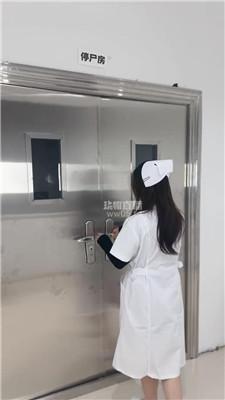 【也狗】超诡异!太平间里玩SM bf59096