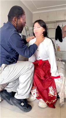 【极品道人】强迫女儿做狗 JS251212-8