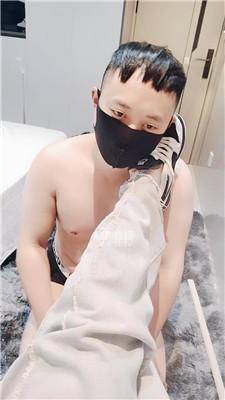 【甜甜】居家白袜女神玩贱奴 JS260117-21