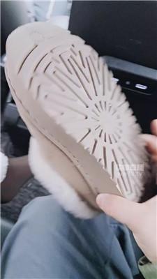 【武汉情侣主】网约车内开发素人小姐姐 JS260118-5