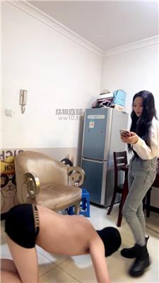 【蜜糖情侣】品尝主人的脏鞋白袜 bf60726