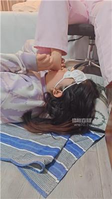 【是樱樱呀】玉足狂舔-蹂躏踩 JS260124-10