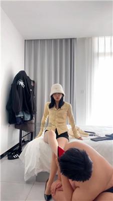 【狠心小妈】骑马-强迫舔脏长靴 JS260207-7