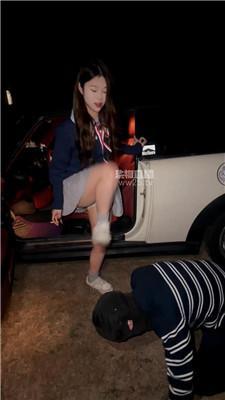 【欣婷Sama】户外处刑-公厕羞辱 bf61119