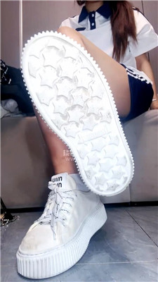 【琪琪sama】小白鞋脏棉袜    260214-9