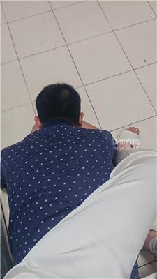 【广州楚楚S】圈养畜牲狗吃年夜饭 JS260217-9