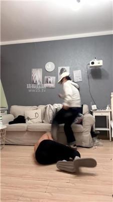 【CN足彩馆】学生妹超暴力报复老师 JS260311-14