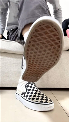 【乐乐】脏鞋底白棉袜    260314-22